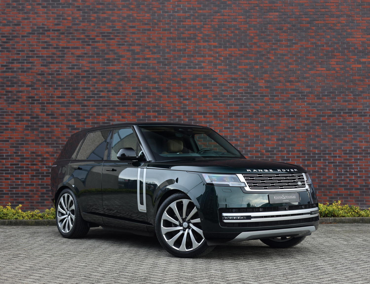 Land Rover Range Rover P550e Autobiography