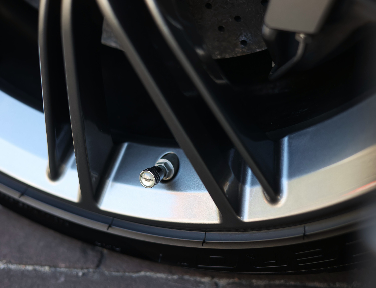 Aston Martin Vanquish 6.0 V12 Touchtronic 2+2