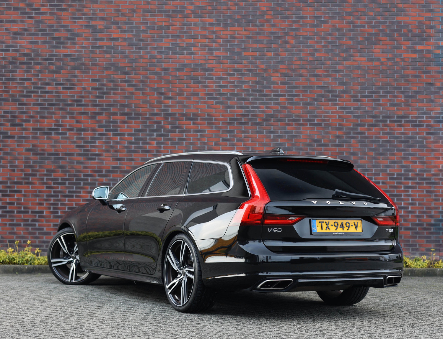 Volvo V90 T5 R-Design