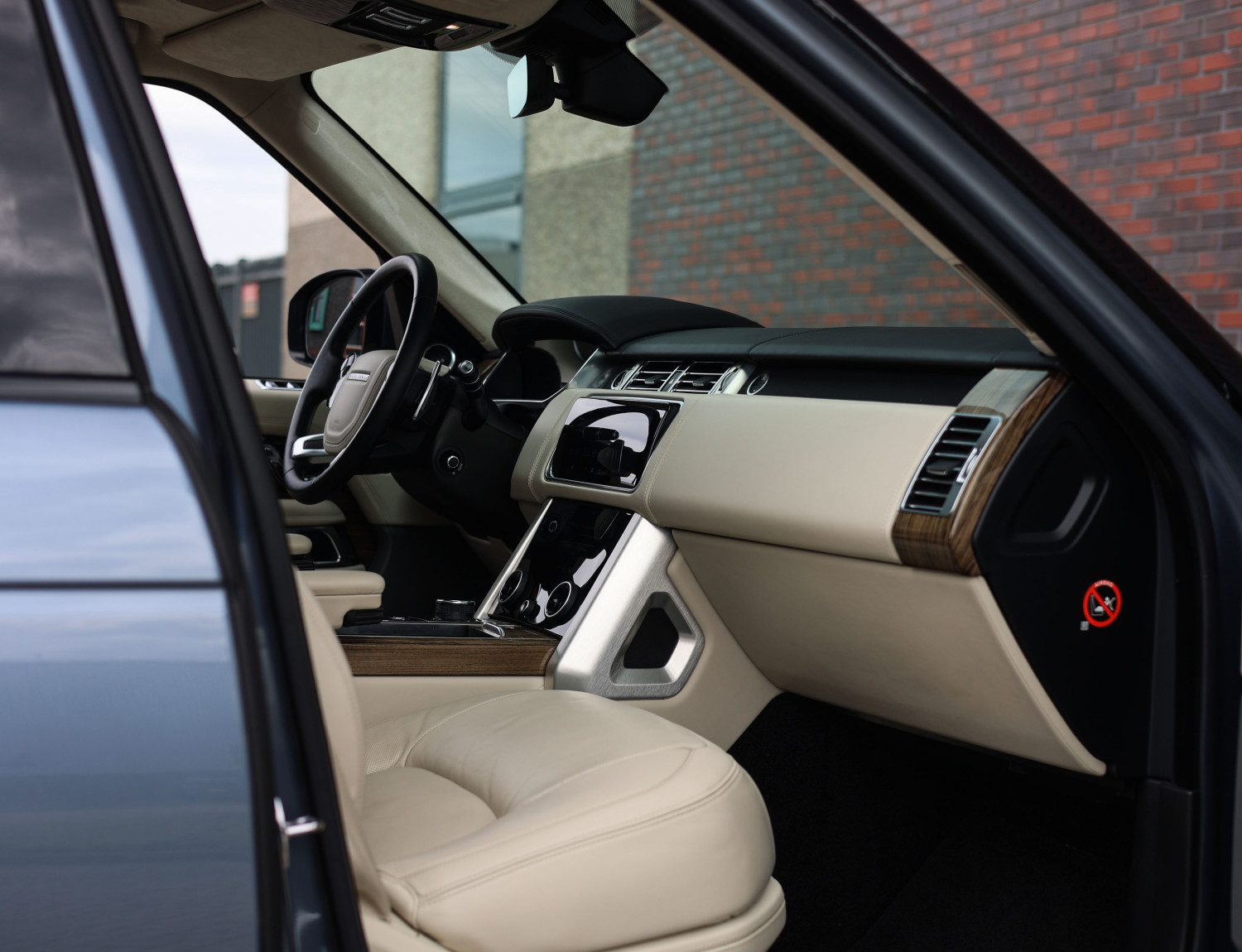 Land Rover Range Rover P400e Autobiography