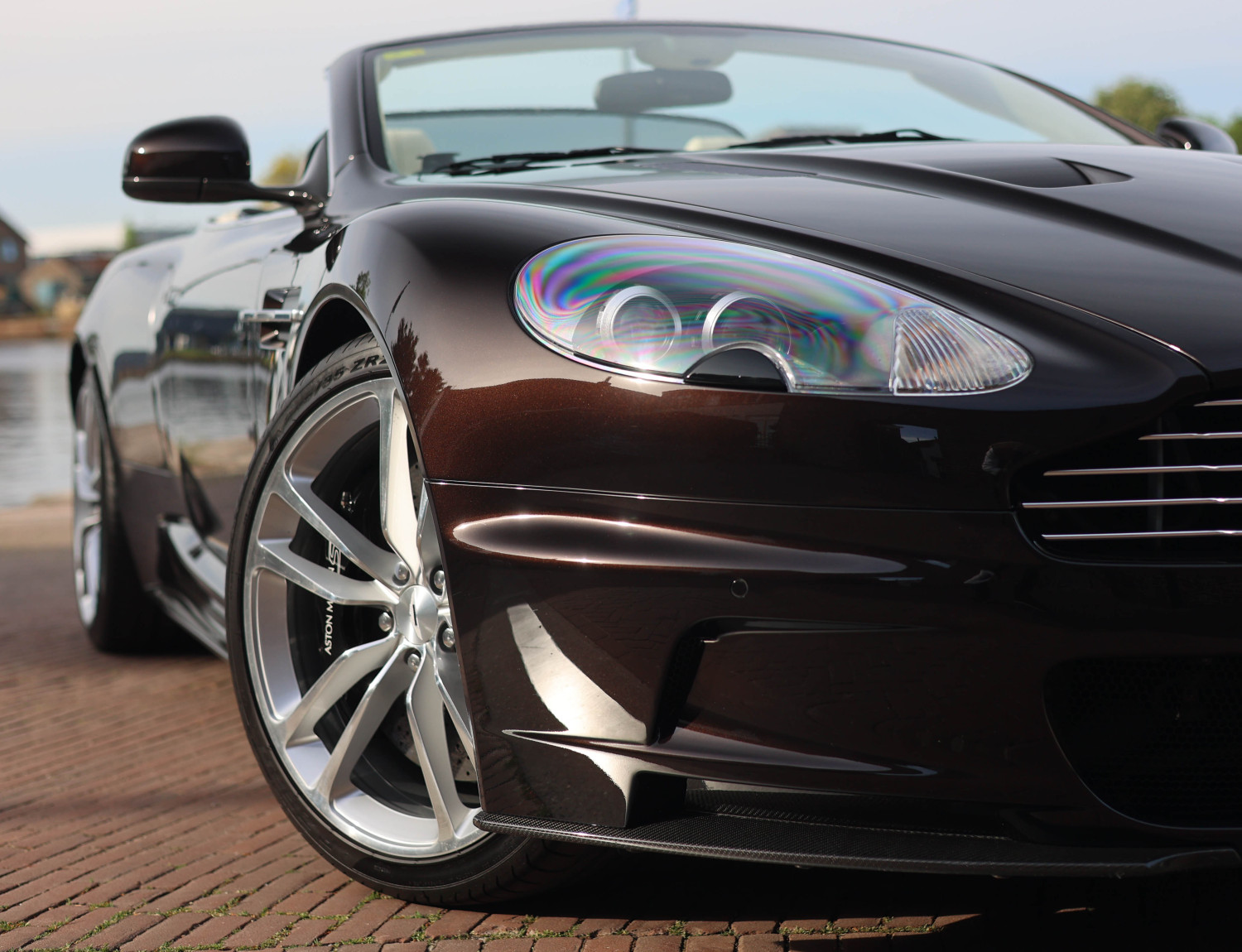 Aston Martin DBS Volante 6.0 V12