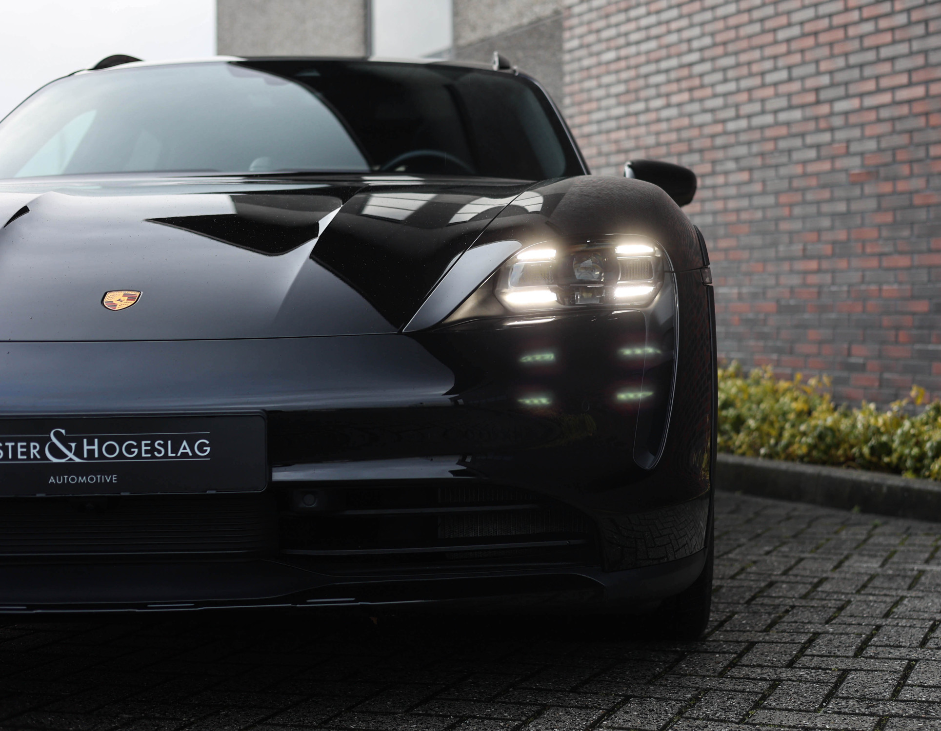 Porsche Taycan Cross Turismo 4