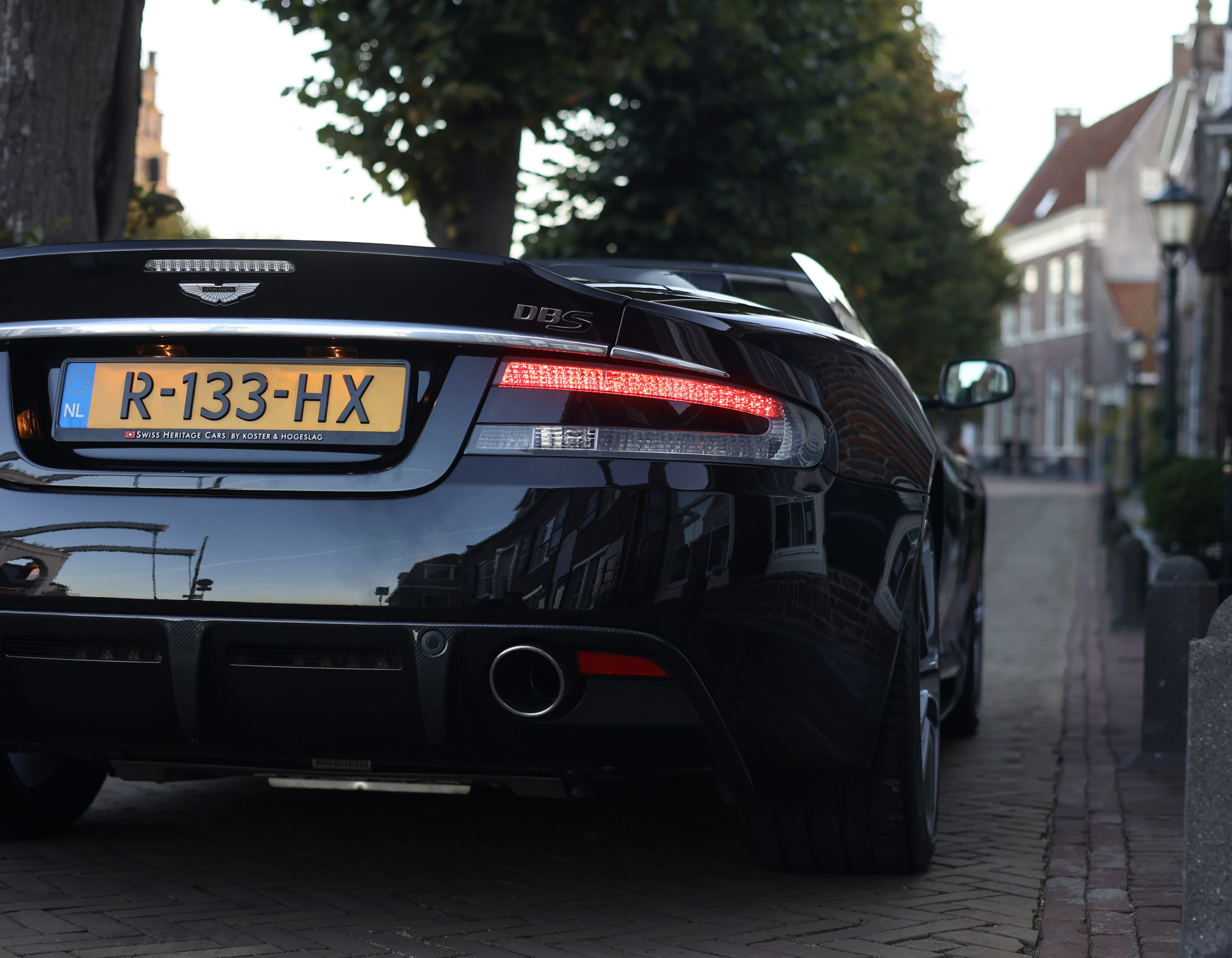 Aston Martin DBS Volante 6.0 V12