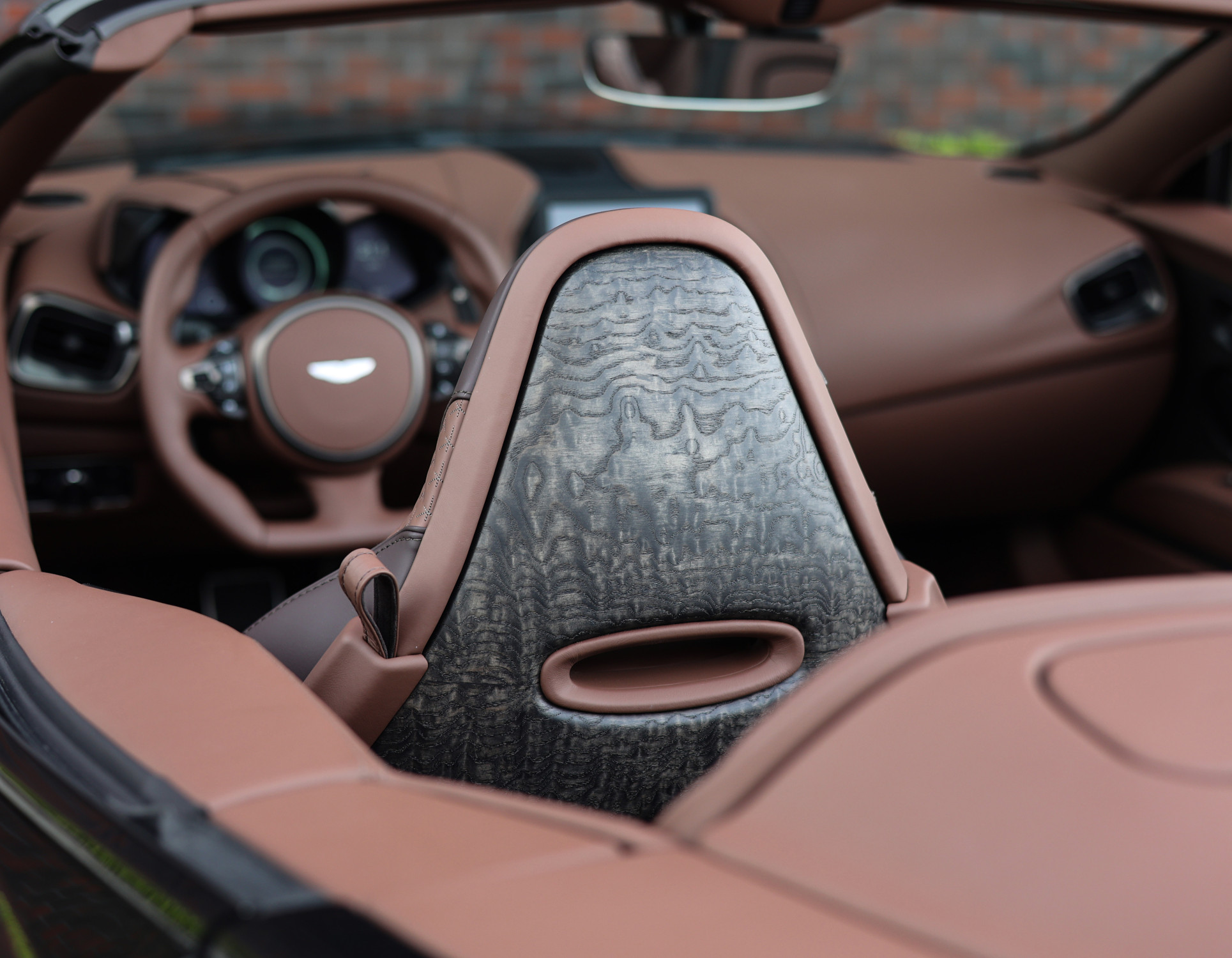 Aston Martin DBS Volante 5.2 V12