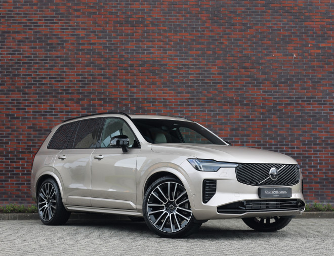Volvo XC90 T8 AWD Ultra Dark